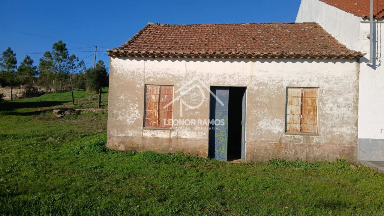 Moradia T1 para Venda em Sarzedas Foto 1