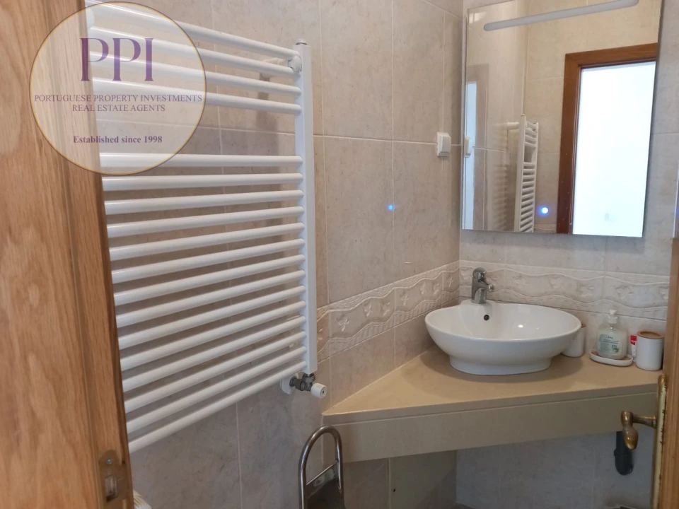 Apartamento T2 para Venda em Budens Foto 4