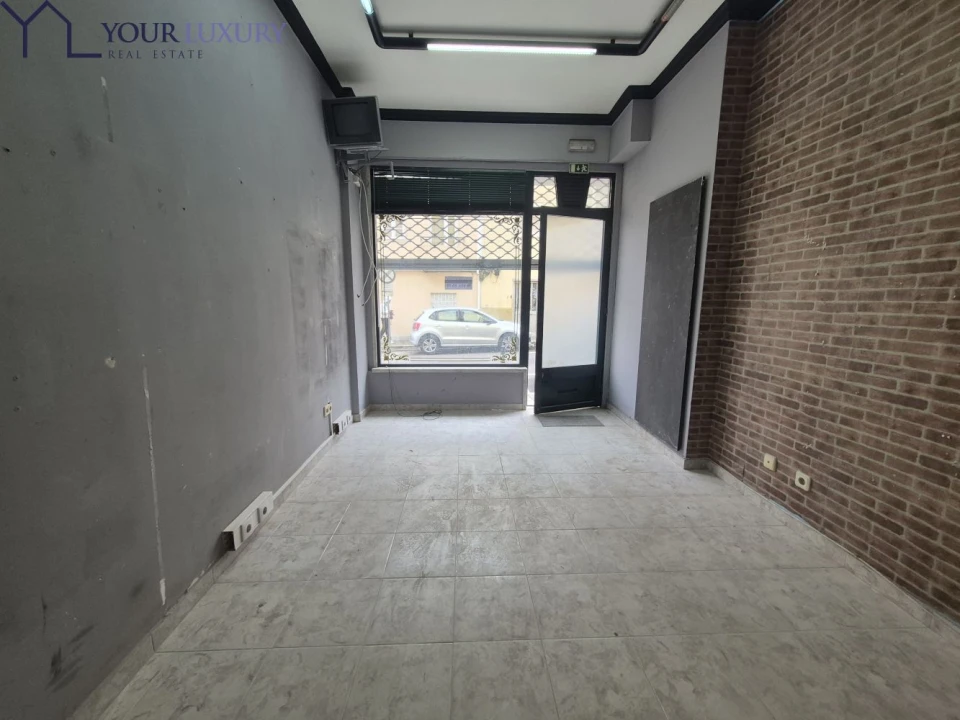 Loja para Arrendamento em Encosta do Sol Foto 16