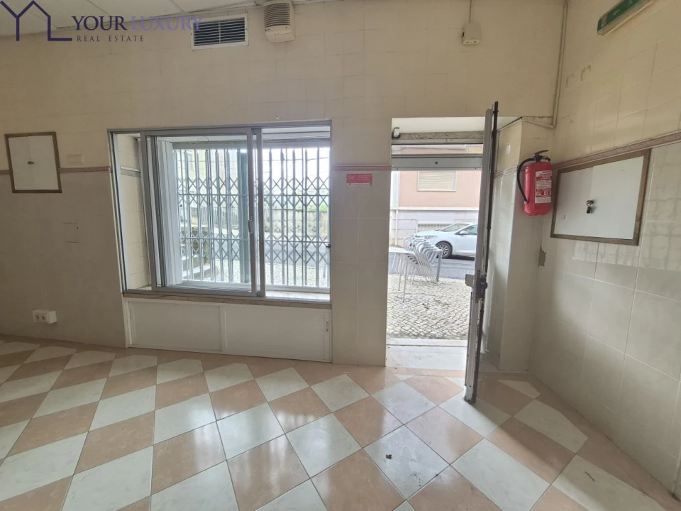 Loja para Arrendamento em Queluz e Belas Foto 11