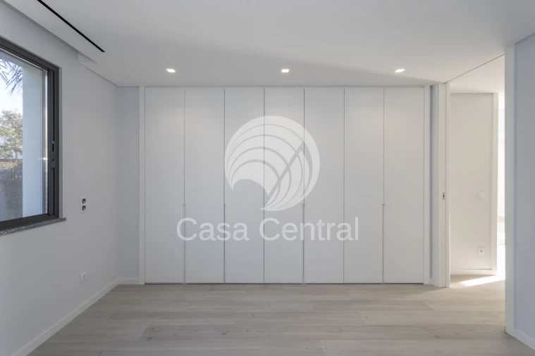 Moradia T5 para Venda em Alcabideche Foto 37