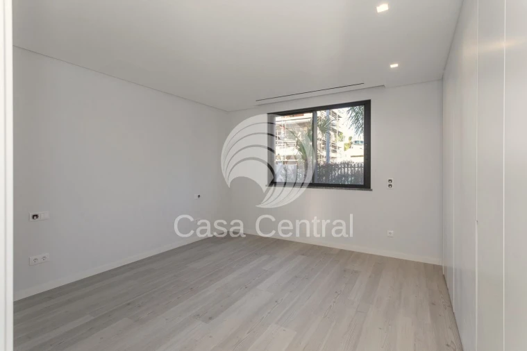 Moradia T5 para Venda em Alcabideche Foto 36