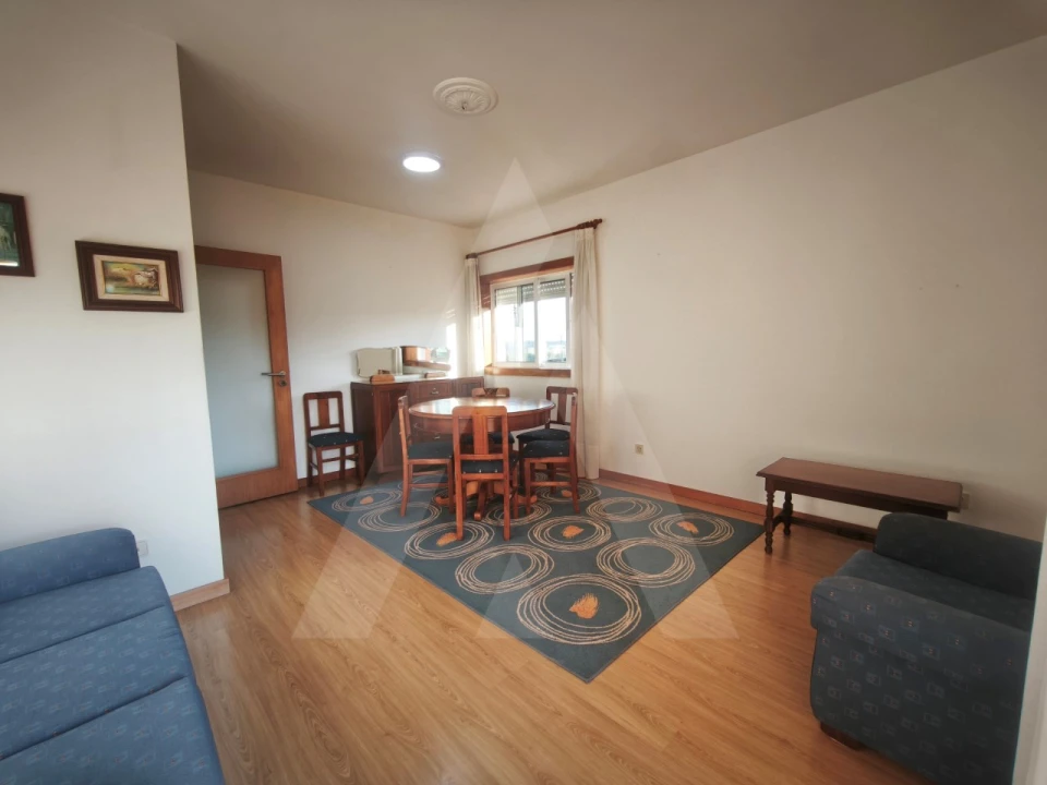 Apartamento T1 para Arrendamento em Alquerubim Foto 3