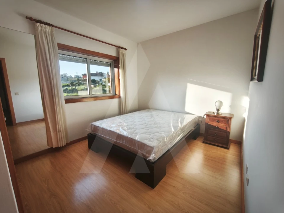 Apartamento T1 para Arrendamento em Alquerubim Foto 13