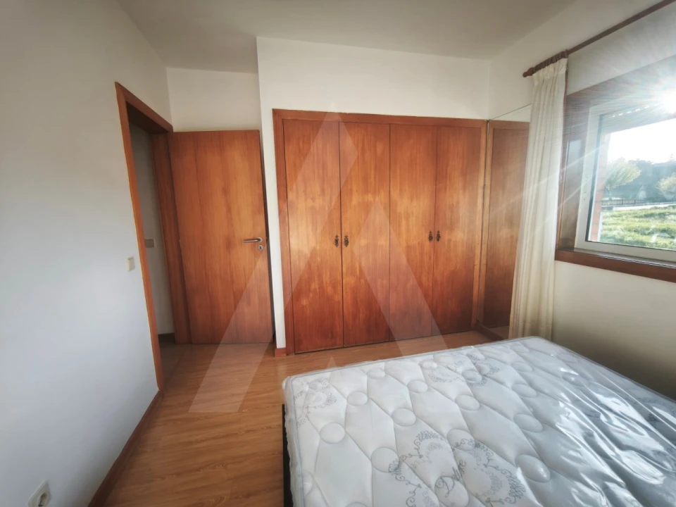 Apartamento T1 para Arrendamento em Alquerubim Foto 15