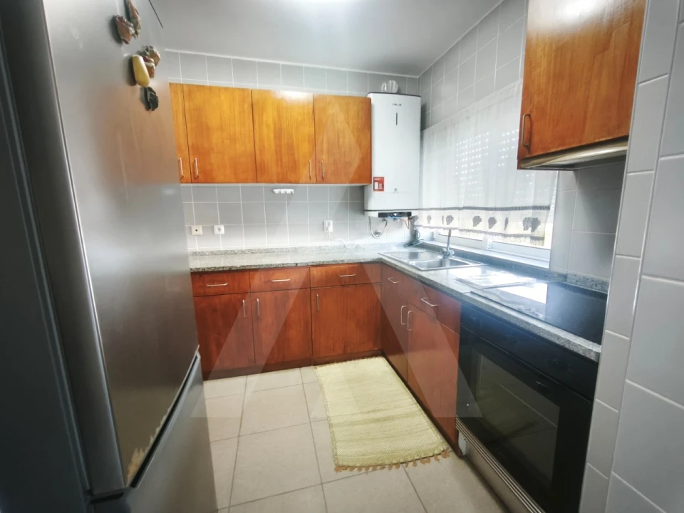Apartamento T1 para Arrendamento em Alquerubim Foto 8