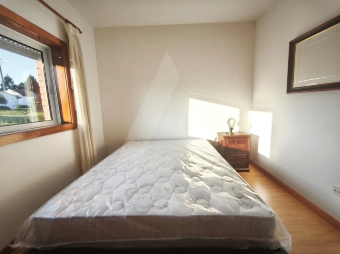 Apartamento T1 para Arrendamento em Alquerubim Foto 14