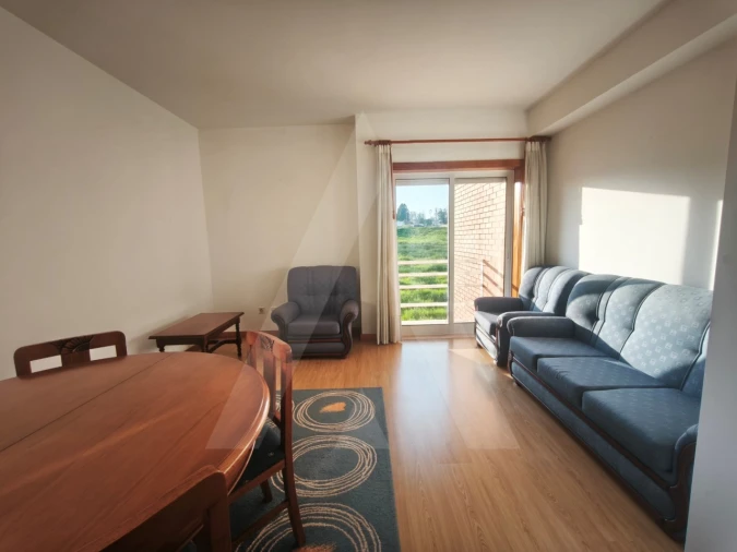 Apartamento T1 para Arrendamento em Alquerubim Foto 2