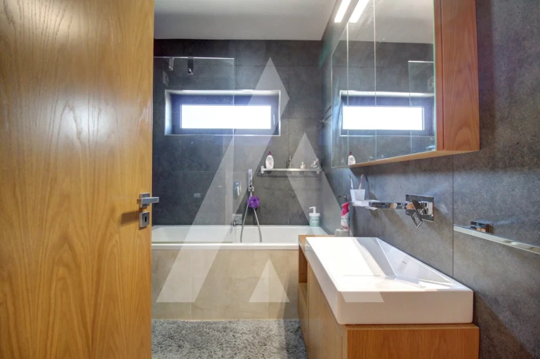 Moradia T4 para Venda em Bustos, Troviscal e Mamarrosa Foto 24