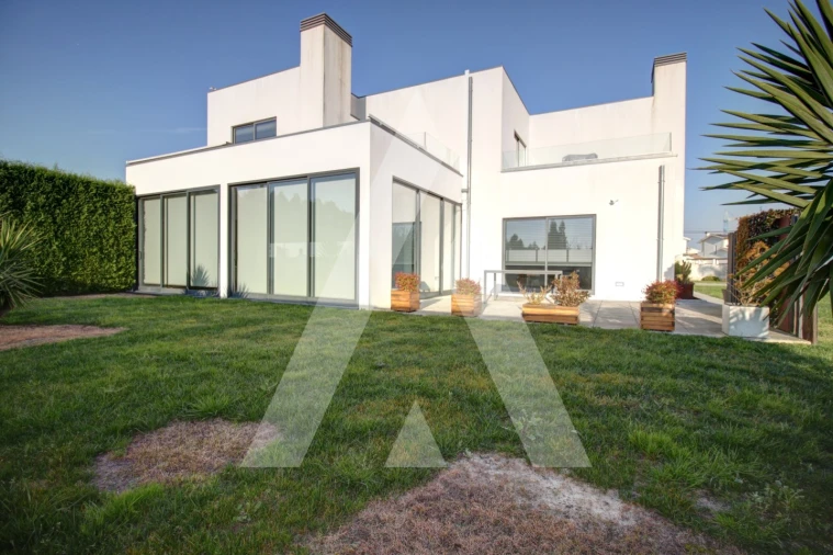 Moradia T4 para Venda em Bustos, Troviscal e Mamarrosa Foto 48