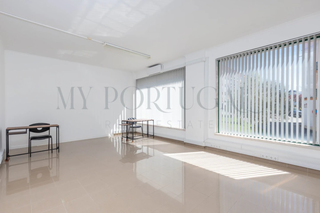 Escritório para Arrendamento em Rio de Mouro Foto 4