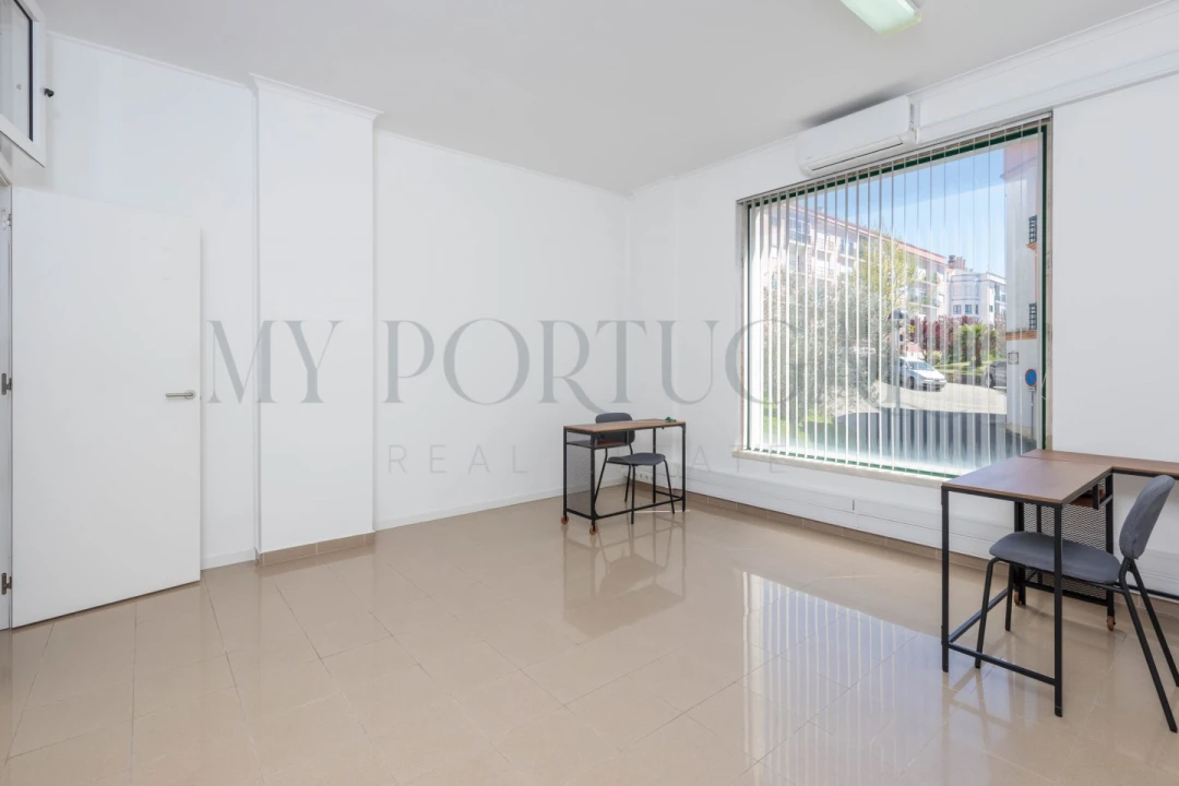 Escritório para Arrendamento em Rio de Mouro Foto 7