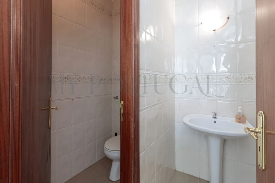 Escritório para Arrendamento em Rio de Mouro Foto 12