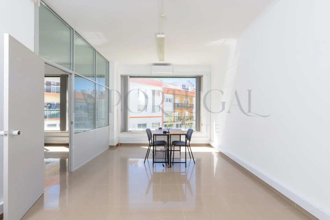 Escritório para Arrendamento em Rio de Mouro Foto 17