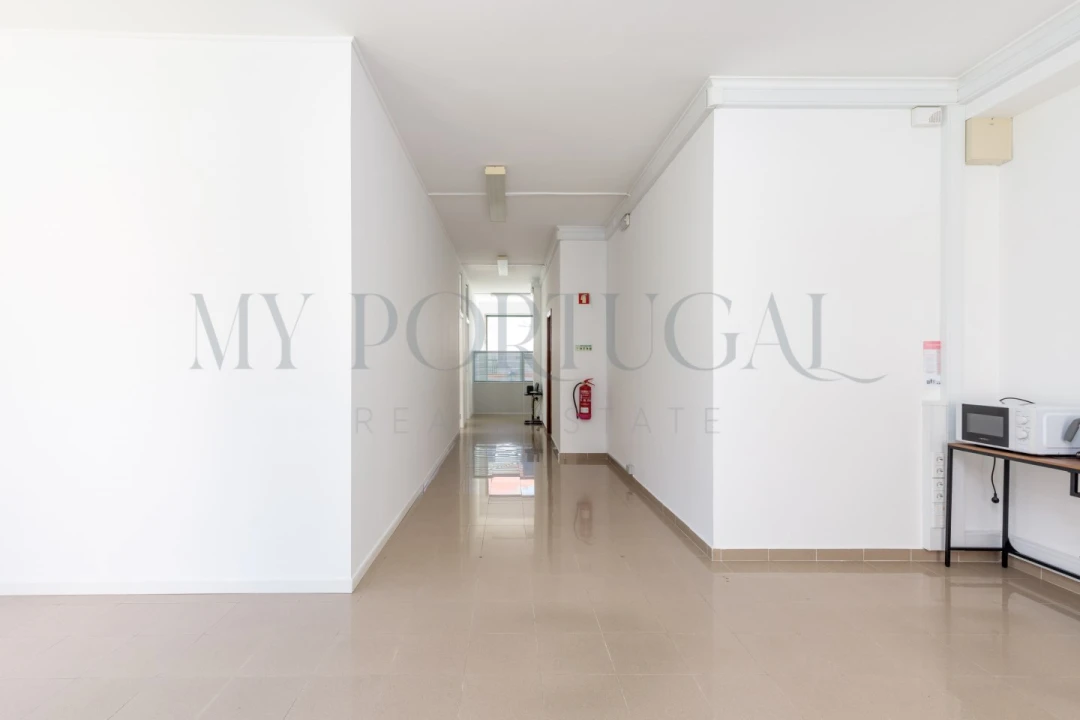 Escritório para Arrendamento em Rio de Mouro Foto 20