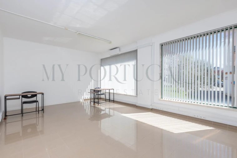 Escritório para Arrendamento em Rio de Mouro Foto 4