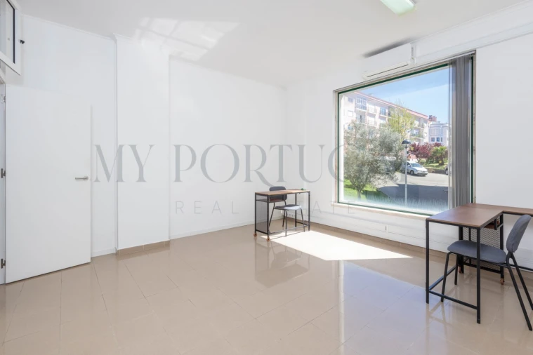 Escritório para Arrendamento em Rio de Mouro Foto 8