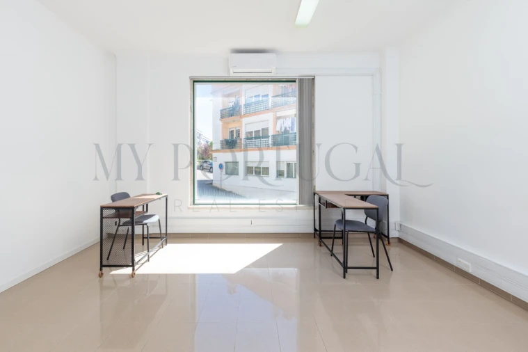 Escritório para Arrendamento em Rio de Mouro Foto 9