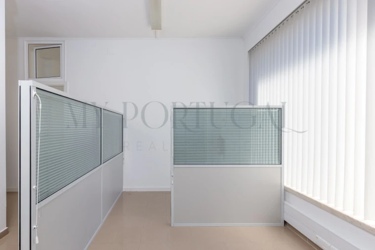 Escritório para Arrendamento em Rio de Mouro Foto 14