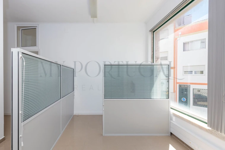 Escritório para Arrendamento em Rio de Mouro Foto 15