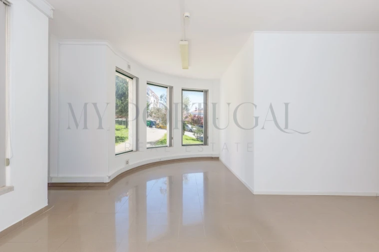 Escritório para Arrendamento em Rio de Mouro Foto 23