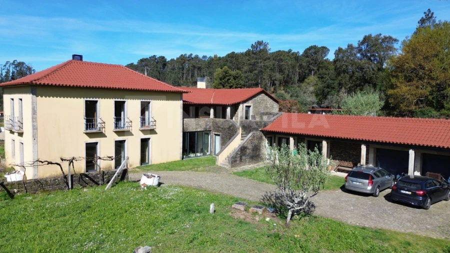 Moradia T5 para Venda em Gondar e Orbacém
