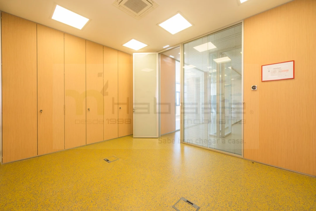 Armazém para Venda em Vialonga Foto 18