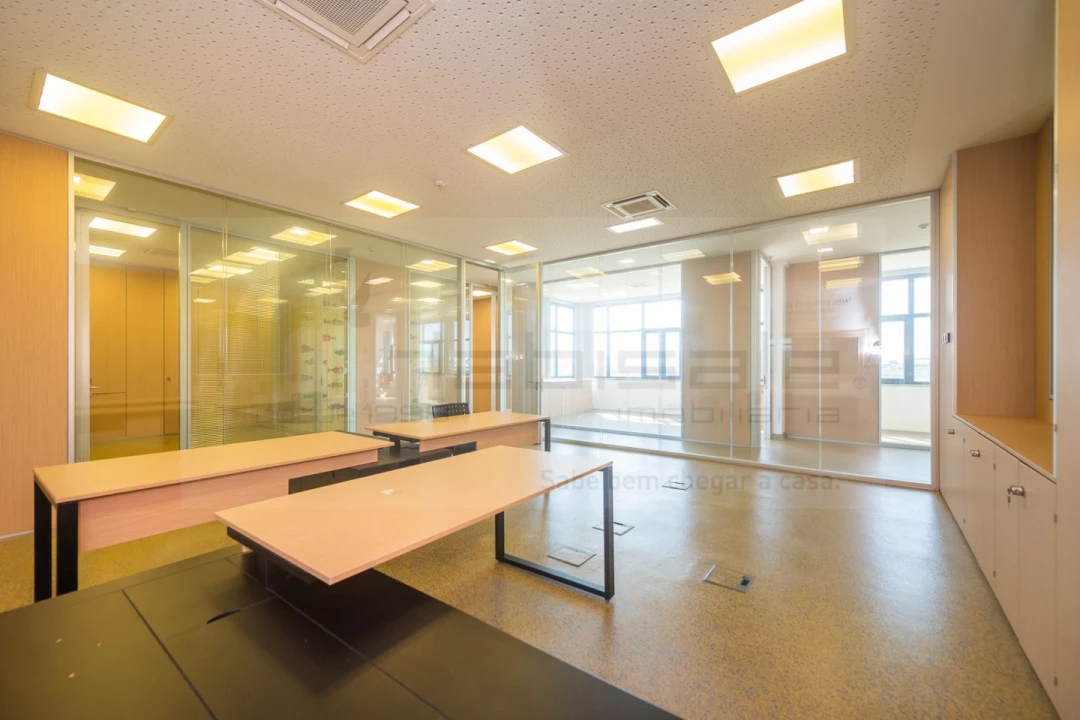 Armazém para Venda em Vialonga Foto 25