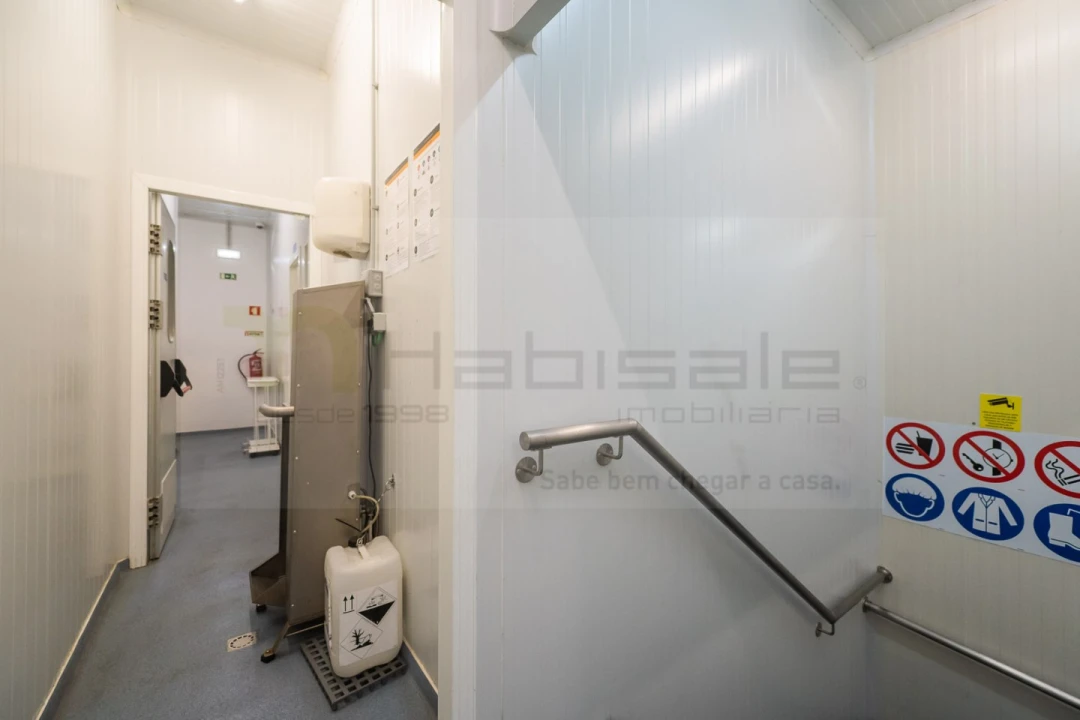 Armazém para Venda em Vialonga Foto 35