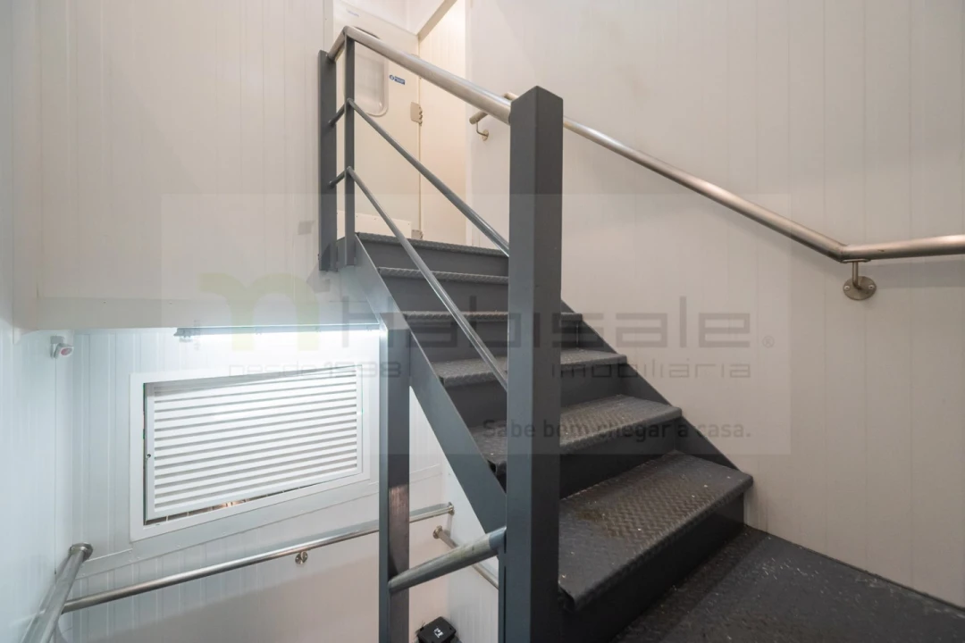 Armazém para Venda em Vialonga Foto 36