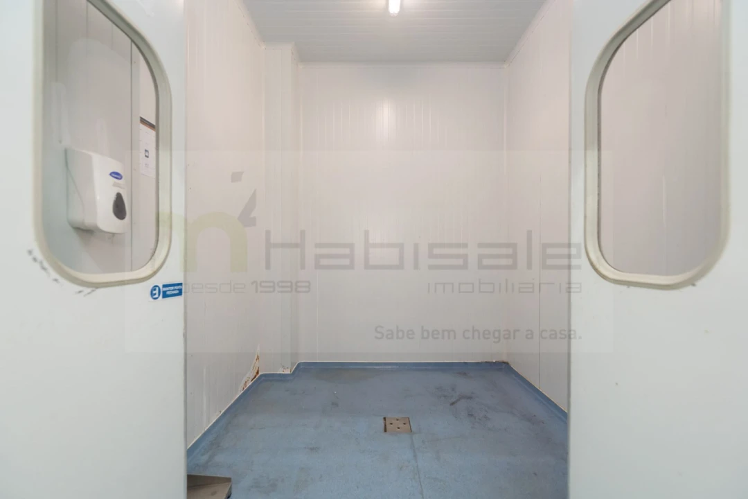 Armazém para Venda em Vialonga Foto 41