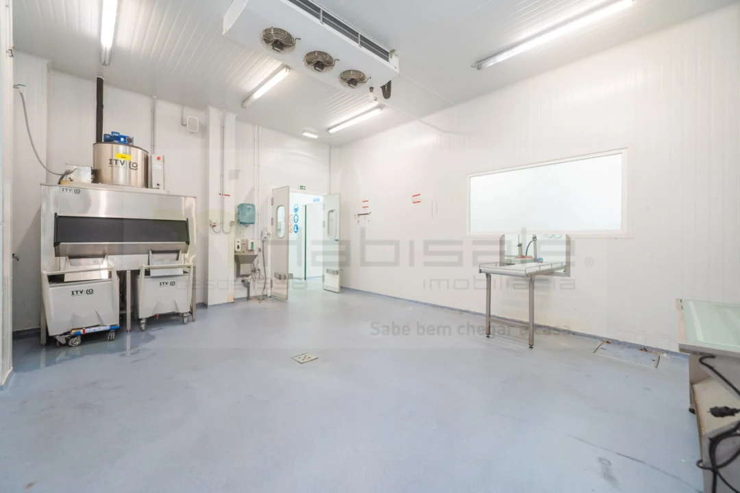 Armazém para Venda em Vialonga Foto 45