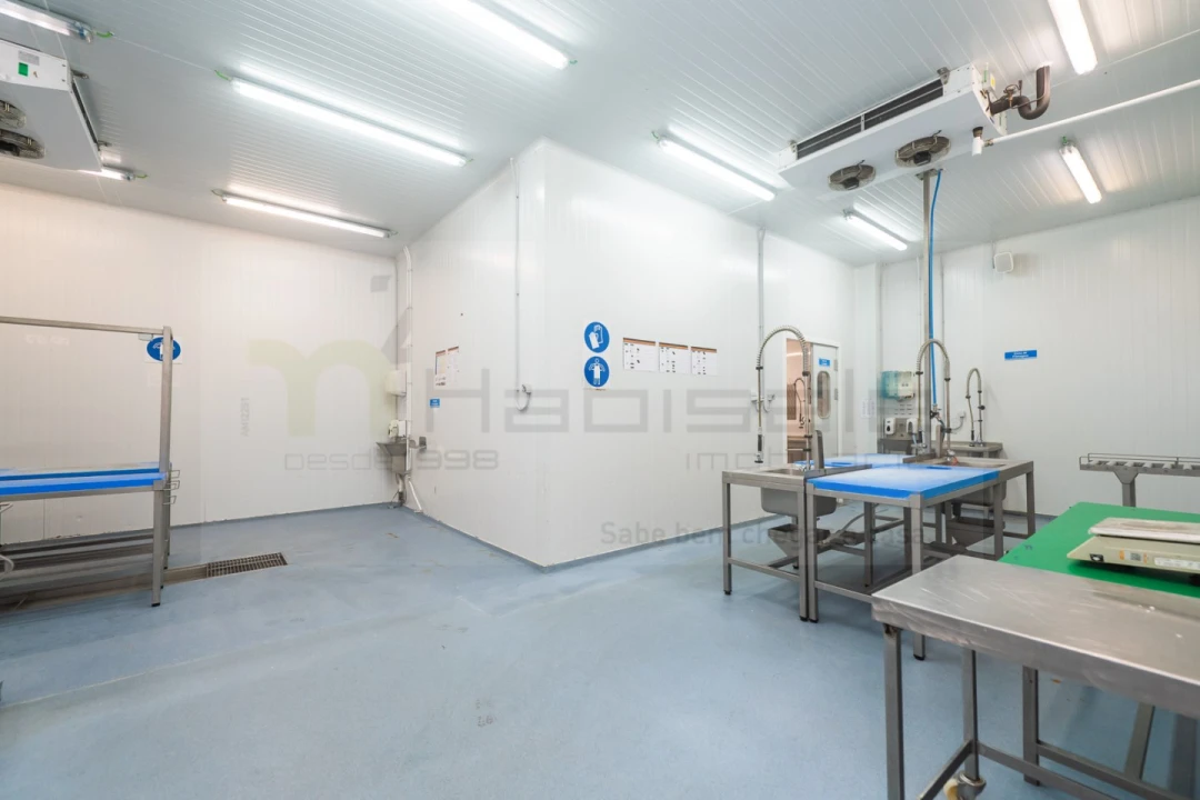 Armazém para Venda em Vialonga Foto 47