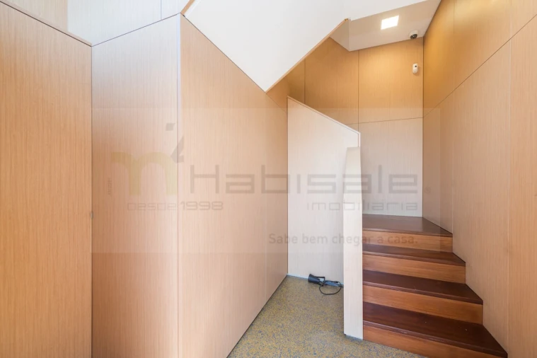 Armazém para Venda em Vialonga Foto 4