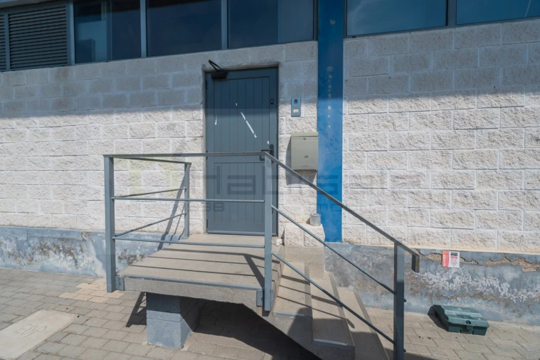 Armazém para Venda em Vialonga Foto 5