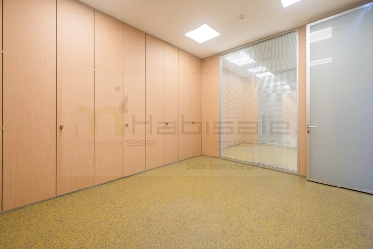 Armazém para Venda em Vialonga Foto 22