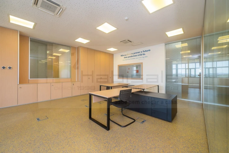 Armazém para Venda em Vialonga Foto 24