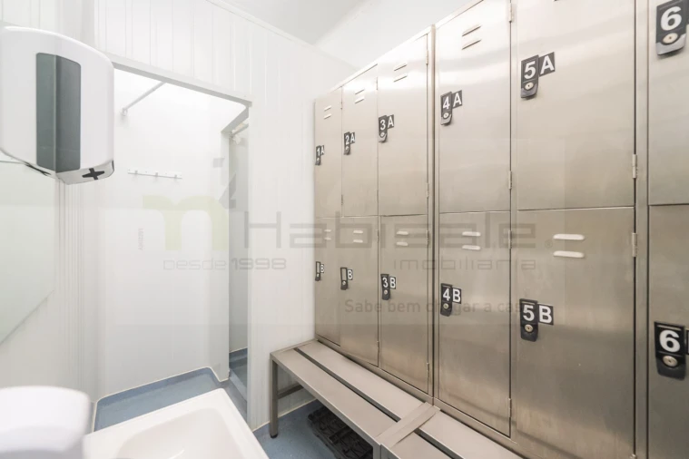 Armazém para Venda em Vialonga Foto 32