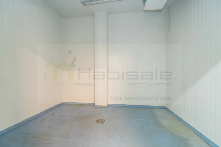 Armazém para Venda em Vialonga Foto 56