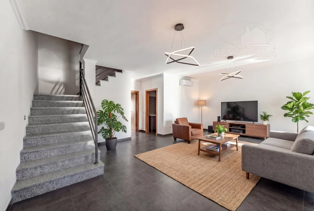 Moradia T3 para Venda em Malagueira e Horta das Figueiras Foto 1