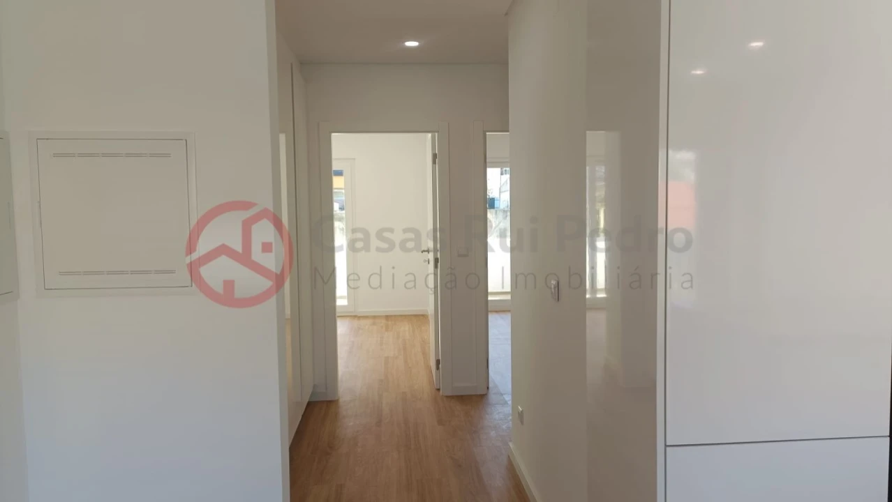 Apartamento T2 para Arrendamento em Laranjeiro e Feijó Foto 24