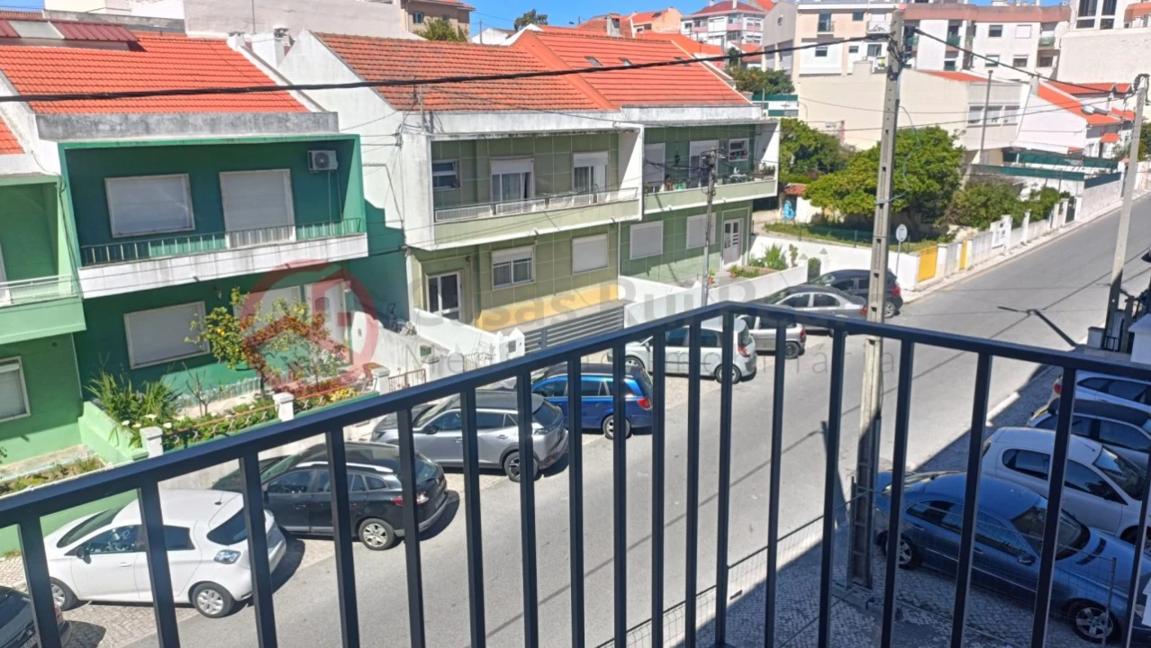 Apartamento T2 para Arrendamento em Laranjeiro e Feijó Foto 30