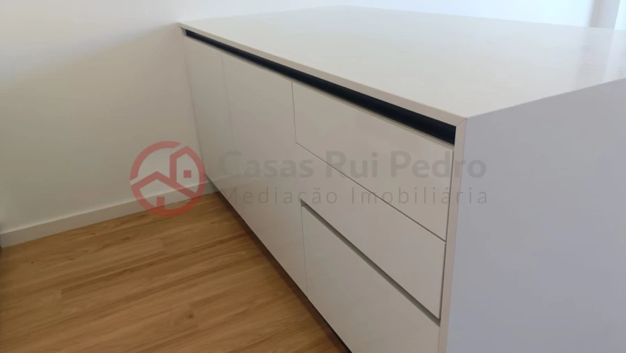 Apartamento T2 para Arrendamento em Laranjeiro e Feijó Foto 9