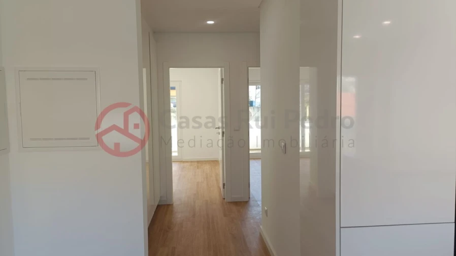 Apartamento T2 para Arrendamento em Laranjeiro e Feijó Foto 24
