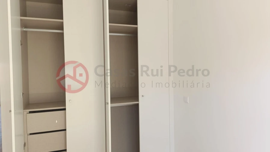 Apartamento T2 para Arrendamento em Laranjeiro e Feijó Foto 29