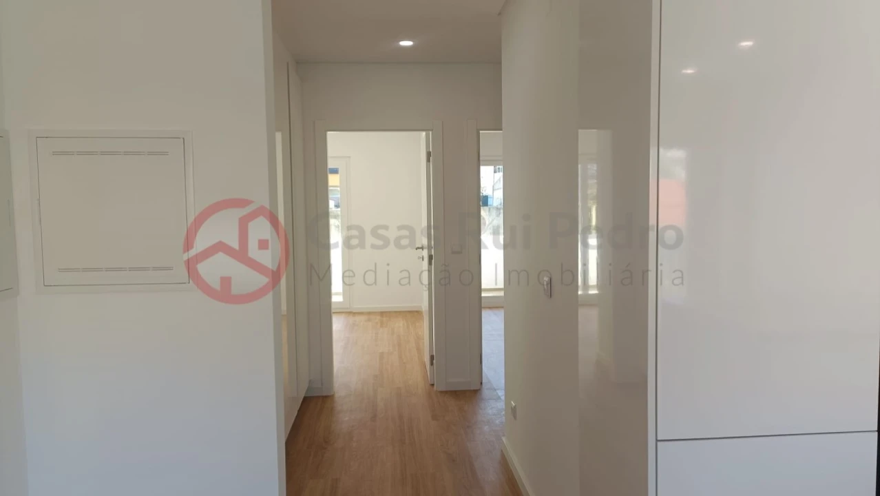 Apartamento T2 para Arrendamento em Laranjeiro e Feijó Foto 25