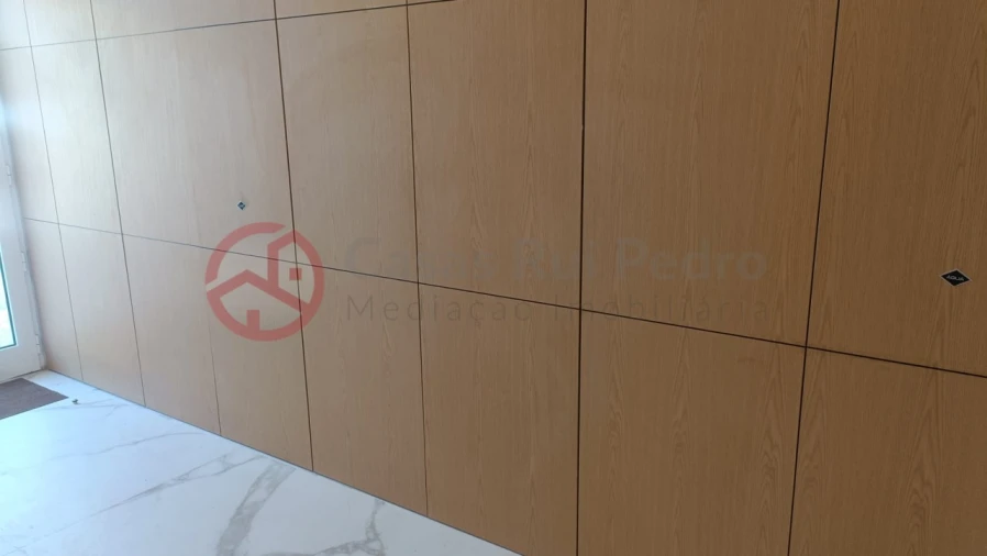 Apartamento T2 para Arrendamento em Laranjeiro e Feijó Foto 34