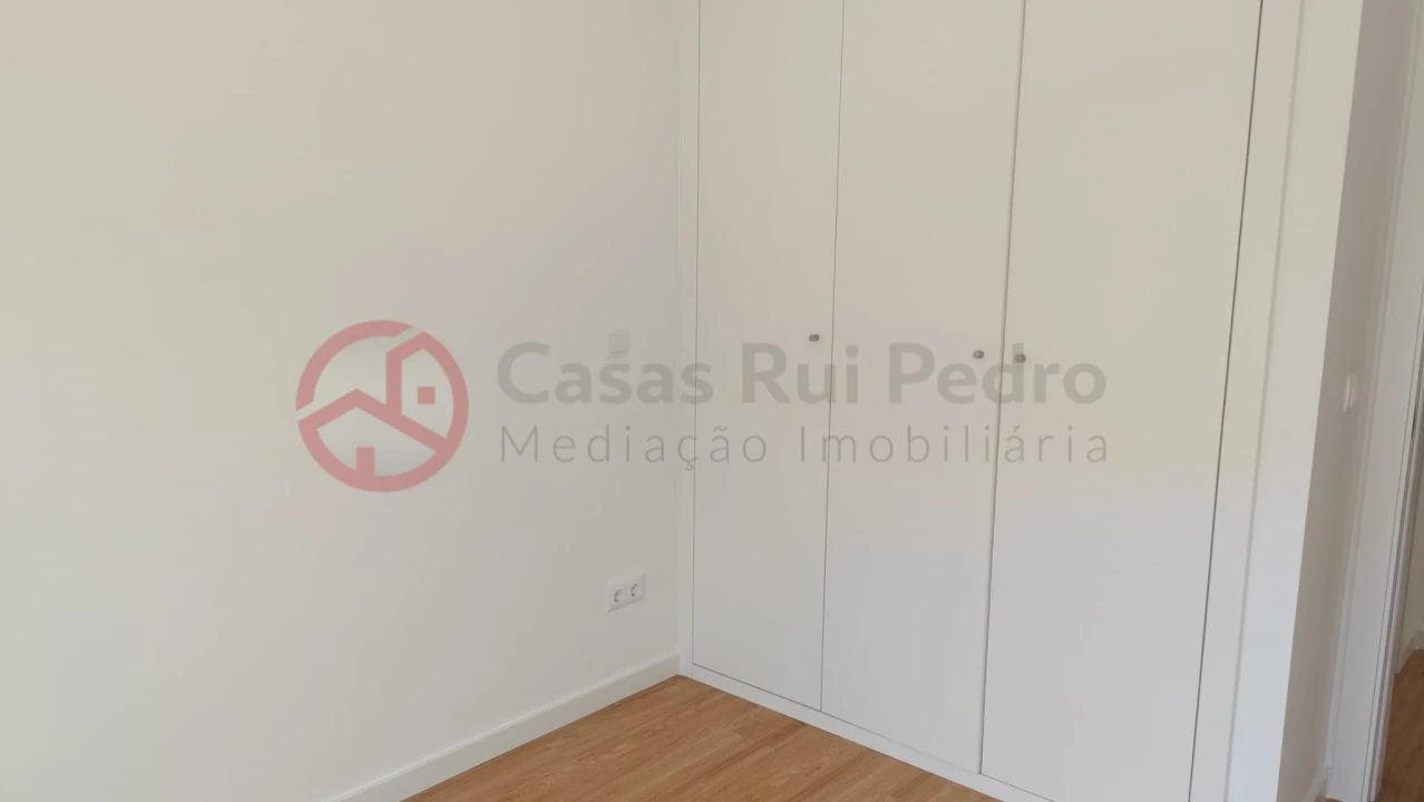 Apartamento T2 para Arrendamento em Laranjeiro e Feijó Foto 14