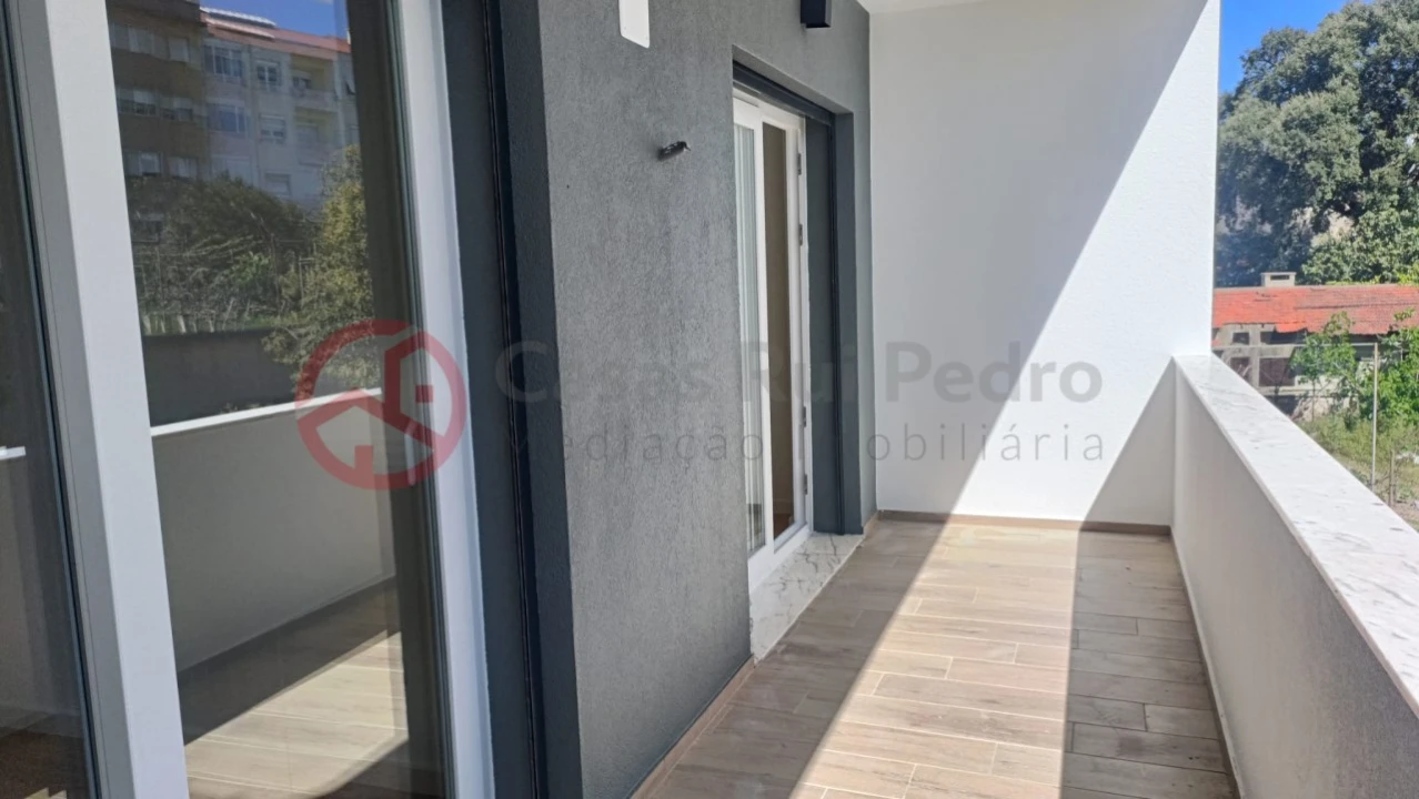 Apartamento T2 para Arrendamento em Laranjeiro e Feijó Foto 24