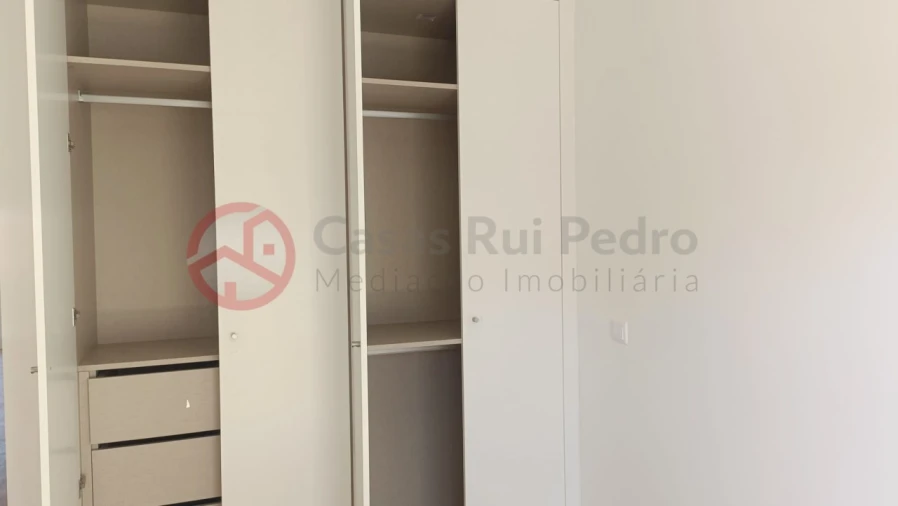 Apartamento T2 para Arrendamento em Laranjeiro e Feijó Foto 29